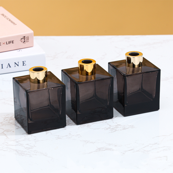 200ml Luxury Square Essential Oil Reed Diffuser Aroma Bottle Glass Diffuser Bottle With Gold Cap - 图片 2